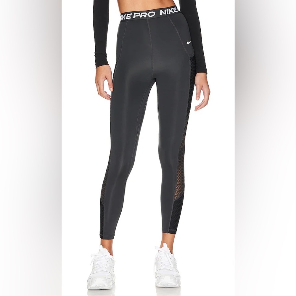 DF High Rise 7/8 Legging in Dark Smoke Grey, Black, & White Size Small